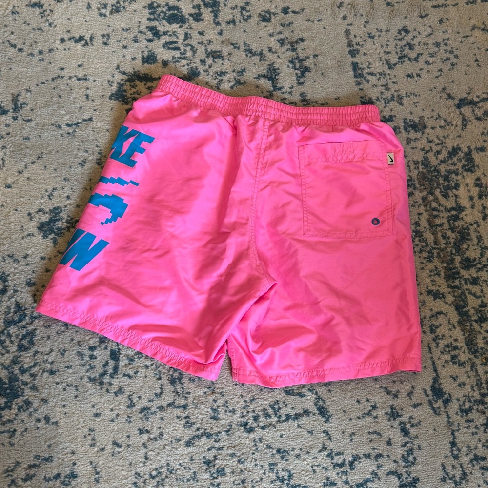 Nike Men’s Digi-Swoosh 7” Volley Swim Shorts Size Medium Neon Pink - Picture 6 of 7